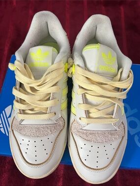 adidas Women’s Cream & Neon Yellow Low-Top Sneakers